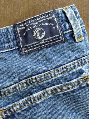 RARE FIND Vintage Silver Dollar Jeans Med Wash Denim Straight Leg Size 9-10